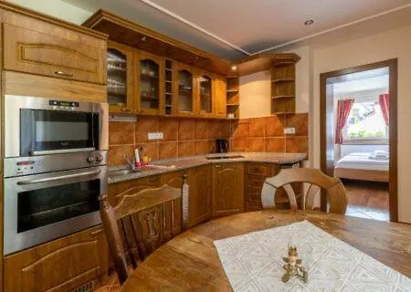 Eka Guest house 3*